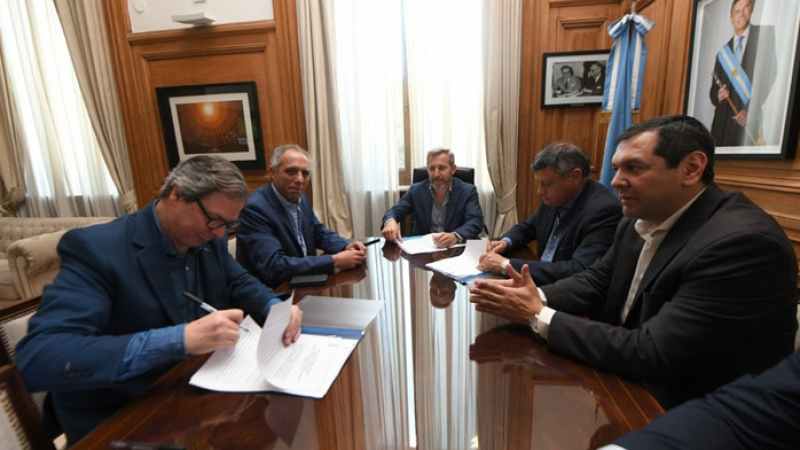Peppo firmó el Consenso Fiscal y ratificó su apoyo al Presupuesto 2019