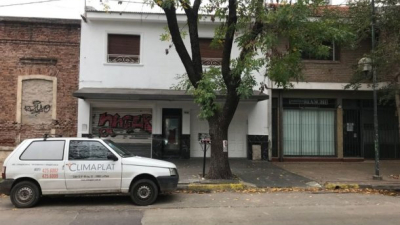 Asesinaron de nueve puñaladas a un zapatero en La Plata: detuvieron a su ex mujer