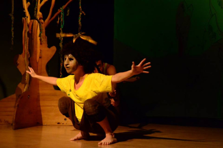 niño y árbol.jpg