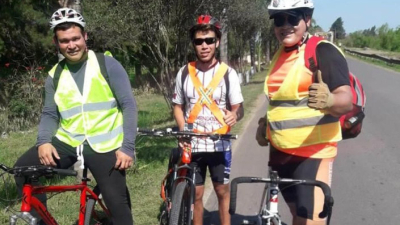 Tres ciclistas que viajaban a Itatí fueron atropellados por un camión