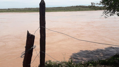 Un agente de policía que intentaba pescar se ahogó en el rio Bermejo
