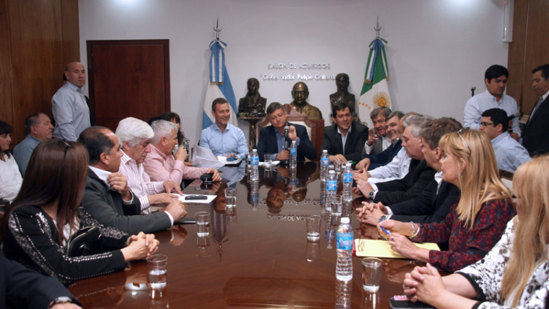 Presupuesto 2019: el gobernador junto con su equipo dio detalles a intendentes y diputados radicales