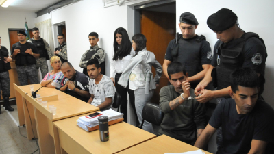 Dos víctimas de violentas entraderas pidieron declarar sin los barrabravas de Nueva Chicago