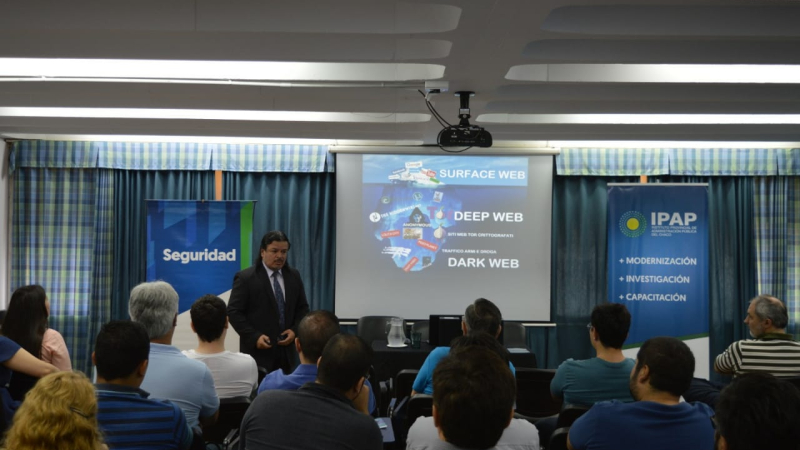 La Policía del Chaco capacitó sobre delitos informáticos y cibercrimen