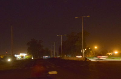 Otra vez la autovía de la ruta nacional 16 y colectoras, a oscuras