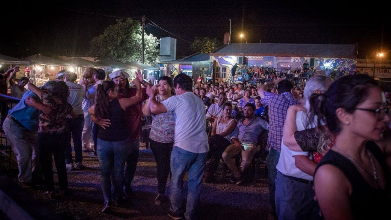 El Festival del Taninero inicia homenajeando a la cultura de Puerto Tirol