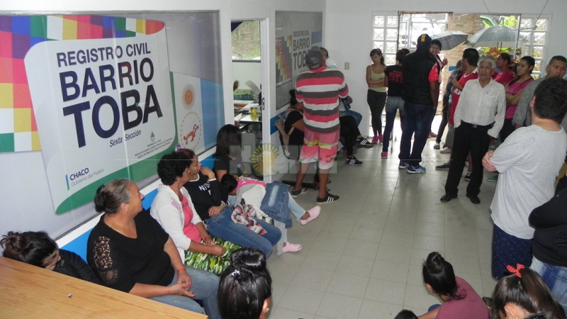 Protesta de trabajadores del registro civil del Barrio Toba