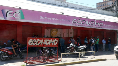 Incertidumbre laboral por el cierre de un supermercado en Resistencia