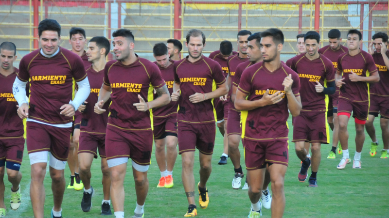 Sarmiento, con un jugador menos, venció a Boca Unidos