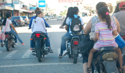 MOTOS-POR-CUALQUIER-PARTE.jpg