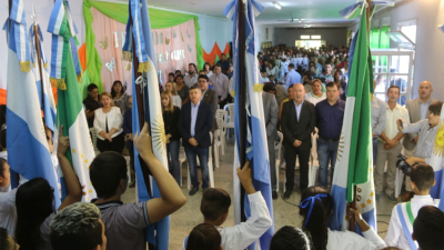 Peppo inauguró el ciclo lectivo en La Verde y dijo que buscará mejorar la oferta salarial de los docentes