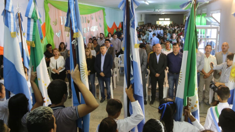 Peppo inauguró el ciclo lectivo en La Verde y dijo que buscará mejorar la oferta salarial de los docentes