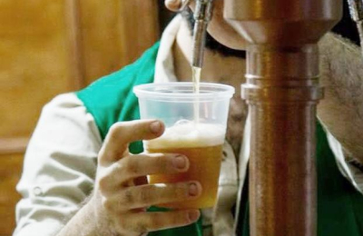 Resistencia y la cerveza se tiñen de verde para celebrar San Patricio