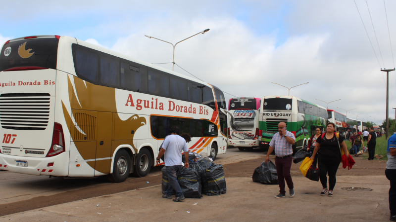 El Municipio continúa sancionando a colectivos de larga distancia que operan fuera de la Terminal