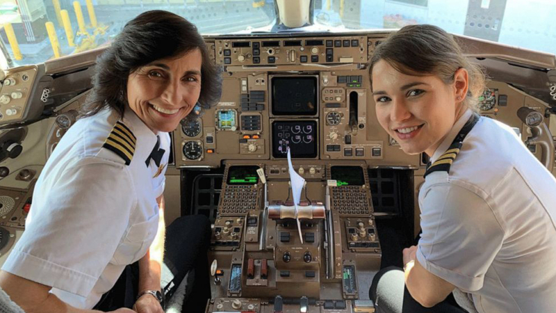EEUU: madre e hija al comando de un jet de pasajeros