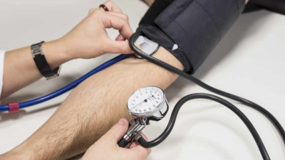 Se podrían evitar casi 4 muertes por hora en el país controlando bien la presión arterial