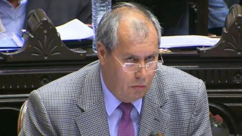 Balearon al diputado radical Héctor Olivares y mataron a un funcionario cerca del Congreso