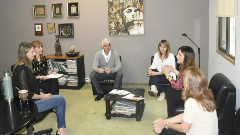 Ayala se reunió con la decana de la UNNE para avanzar en pasantías para egresados