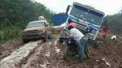 Pobladores exigen la pavimentación de la ruta de El Impenetrable