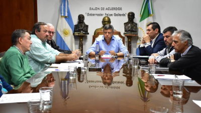 El gobernador trabaja junto a cooperativas eléctricas para optimizar el servicio en zonas rurales