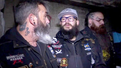 "Villanos barbudos", los rockeros que recorren la noche porteña para ayudar a la gente en situación de calle