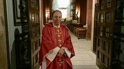El papa aceptó la renuncia del obispo chileno nombrado hace menos de un mes 