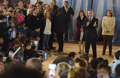 Macri eludió el Monumento a la Bandera y encabezó un acto en un club de barrio