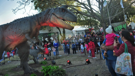 dino4.jpg
