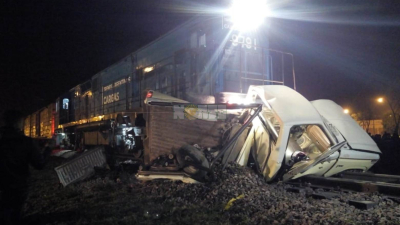 Se salvaron de milagro: tren colisionó con camioneta en Las Breñas