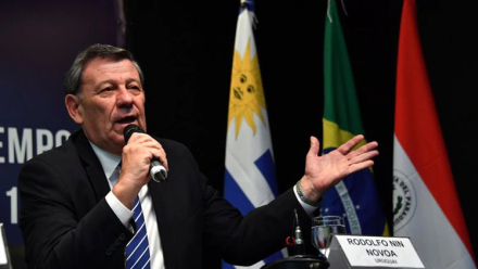 Rodolfo Nin Novoa, canciller de Uruguay.jpg
