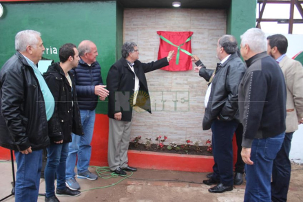 descubrimiento de placa con el nombre de juan melar.jpg