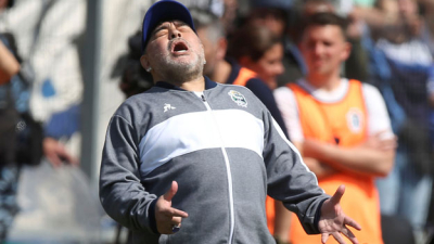 Maradona polémico tras su caída ante Racing en el debut