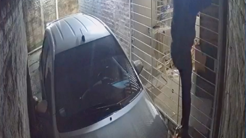 “Por fin nos conocemos las caras, lo que sigue es 220 a la reja”