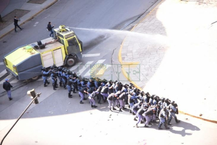 represion 2.JPG