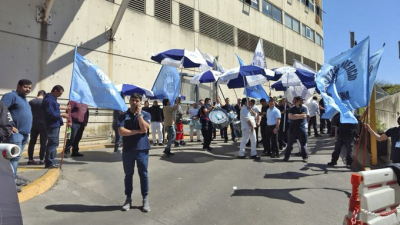Protesta de trabajadores del shopping Paseo Alcorta