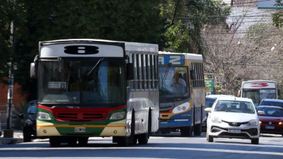 Historia repetida: amenaza de paro en el transporte por la falta de pago de haberes