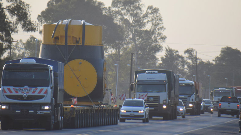 Pasó por Sáenz Peña la primera turbina para la repotenciación de la represa de Yacyretá