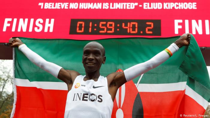 Eliud Kipchoge, primer hombre en terminar una maratón en menos de dos horas