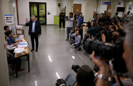 Alberto Fernandez voto.jpg