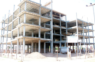 En la construcción cayeron 1.700 puestos de trabajo y el salario real