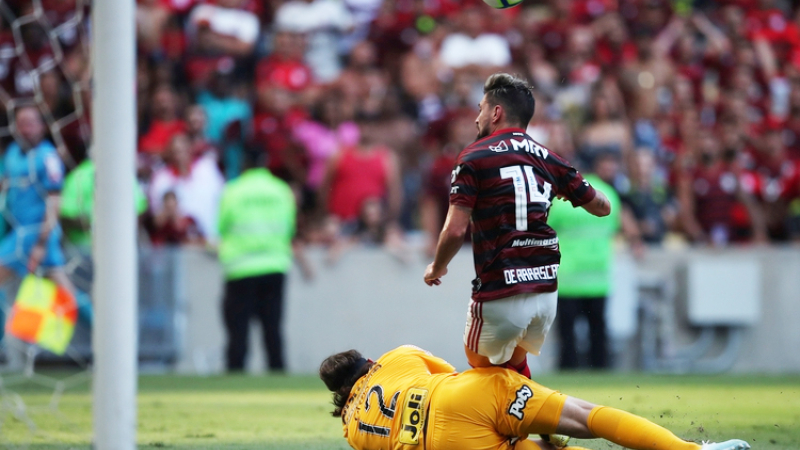 Una de las figuras del Flamengo sufrió una lesión y se podría perder la final