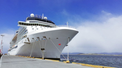 Cruceros que van a la Antártida recalan en Ushuaia y esperan récord de temporada