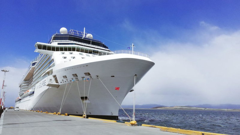 Cruceros que van a la Antártida recalan en Ushuaia y esperan récord de temporada