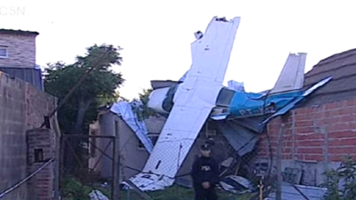 Una avioneta que venía de Brasil se quedó sin nafta y cayó sobre una casa de San Fernando