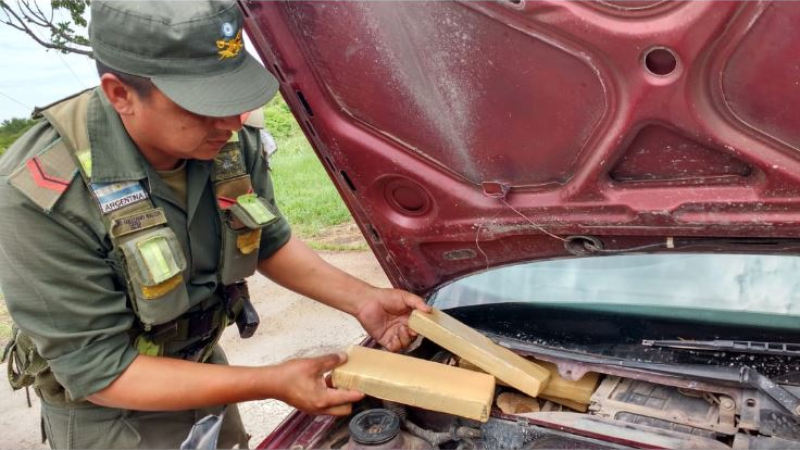 Salió de Resistencia con casi 60 kilos de marihuana ocultos en el auto