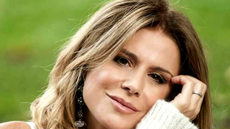 A sus 53 años, Flavia Palmiero revolucionó las redes con fotos en la playa