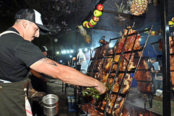 <p>EL PLAYON DEL DOMO DEL CENTENARIO, EN EL MARCO DE LA PRIMER EXPO ASADO DE RESISTENCIA.</p>
<p>Foto: Jorge "Punky" Flores </p>