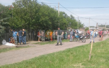 muerto en la vereda.jpg
