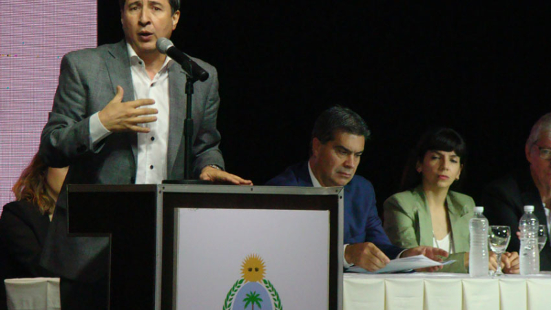 Arroyo:“Con este plan dejamos de caer y comenzamos a mover la economía desde abajo”
