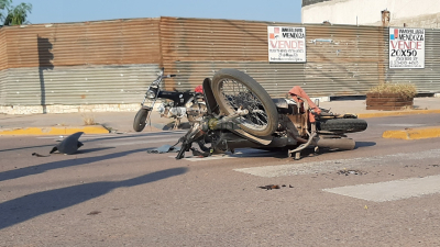 Un herido grave al colisionar dos motocicletas en pleno centro de Charata